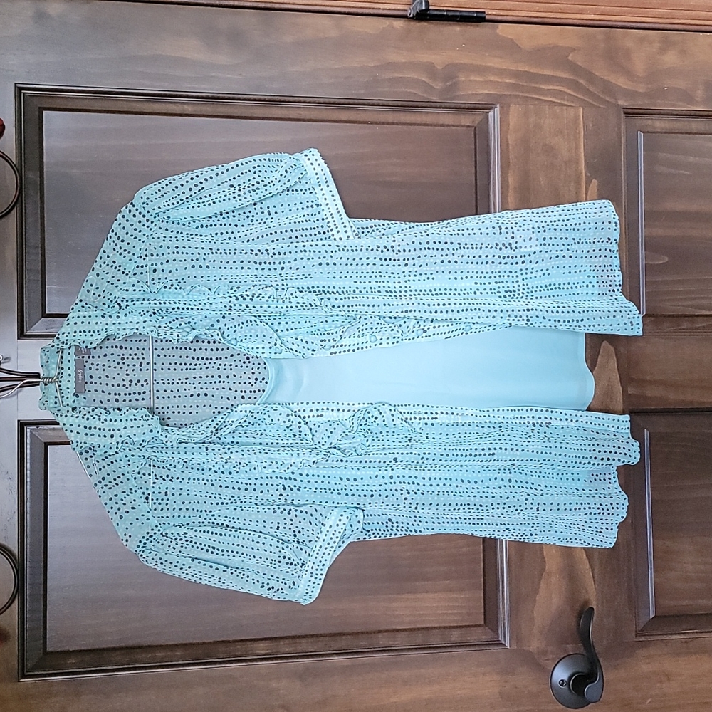 Womens large apt.9 blouse set.